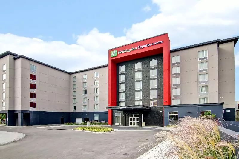 酒店 Holiday Inn Express & Suites Oshawa Downtown Toronto Area, An Ihg