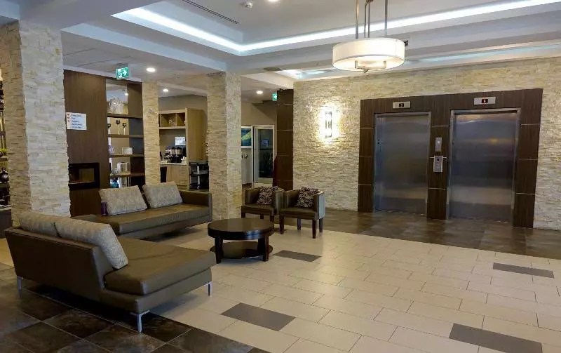 酒店 Holiday Inn Express & Suites Oshawa Downtown Toronto Area, An Ihg