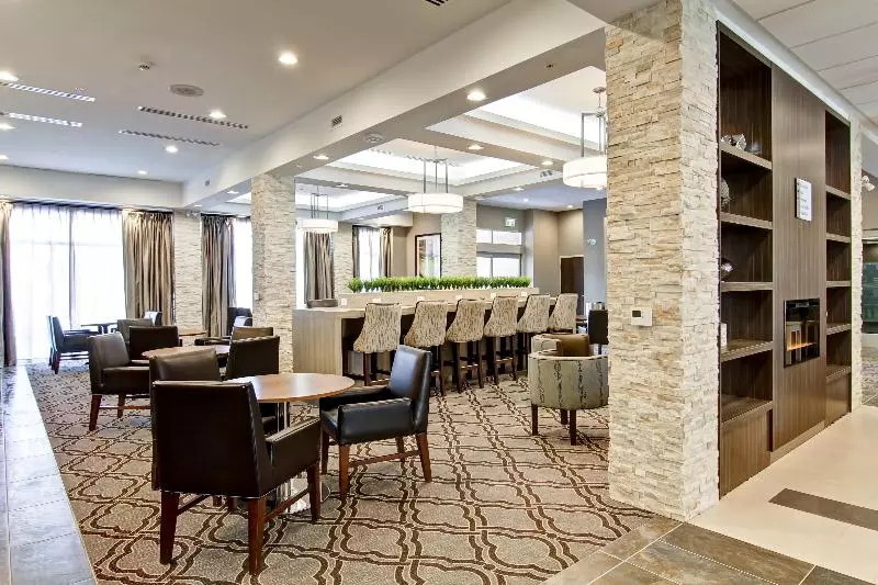 酒店 Holiday Inn Express & Suites Oshawa Downtown Toronto Area, An Ihg