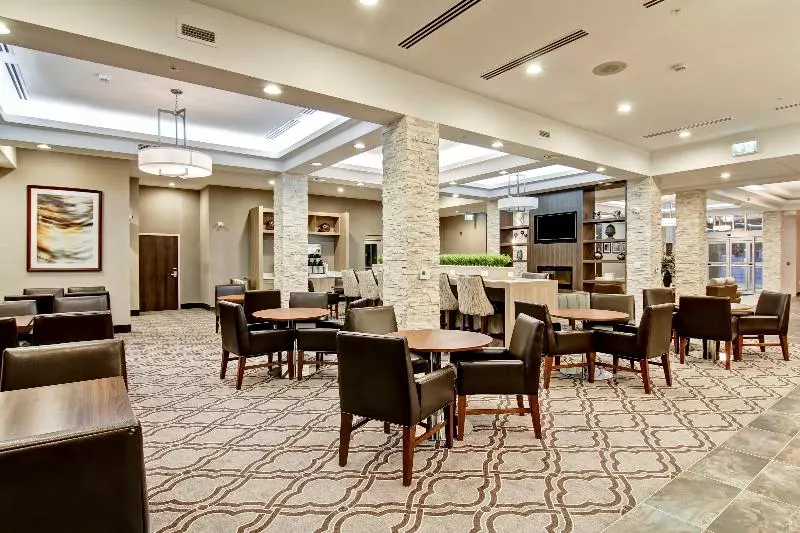酒店 Holiday Inn Express & Suites Oshawa Downtown Toronto Area, An Ihg
