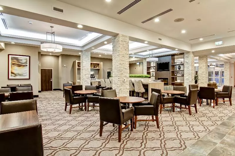 酒店 Holiday Inn Express & Suites Oshawa Downtown Toronto Area, An Ihg