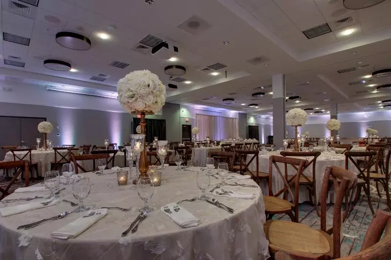 ホテル Holiday Inn & Suites Peoria At Grand Prairie, An Ihg