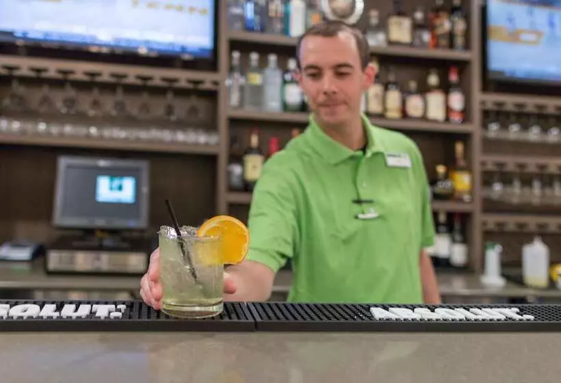 호텔 Holiday Inn San Marcos Convention Center, An Ihg