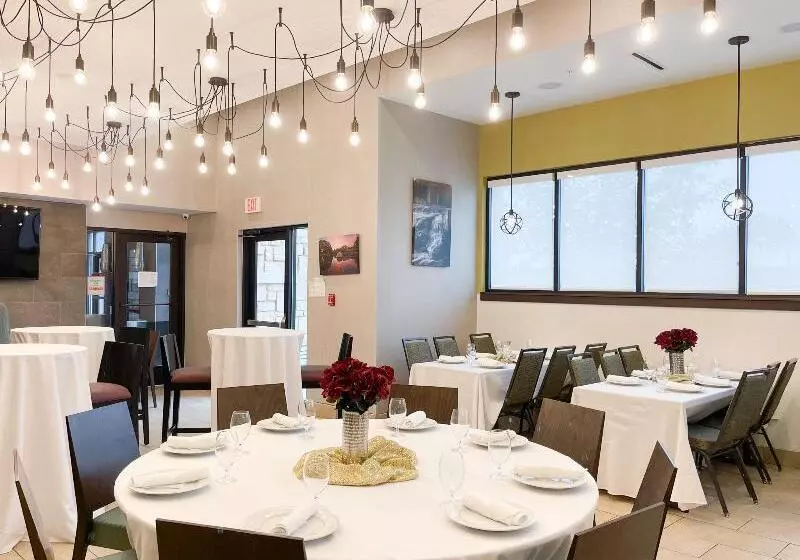 호텔 Holiday Inn San Marcos Convention Center, An Ihg