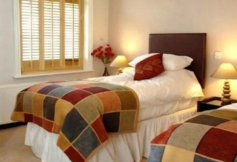 Отель Kings Arms