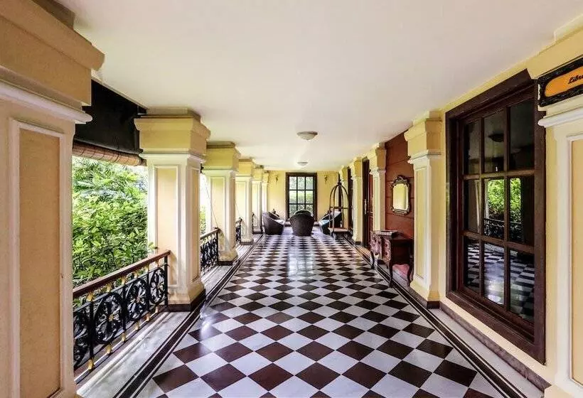 Hotel Regency Lagoon Resort