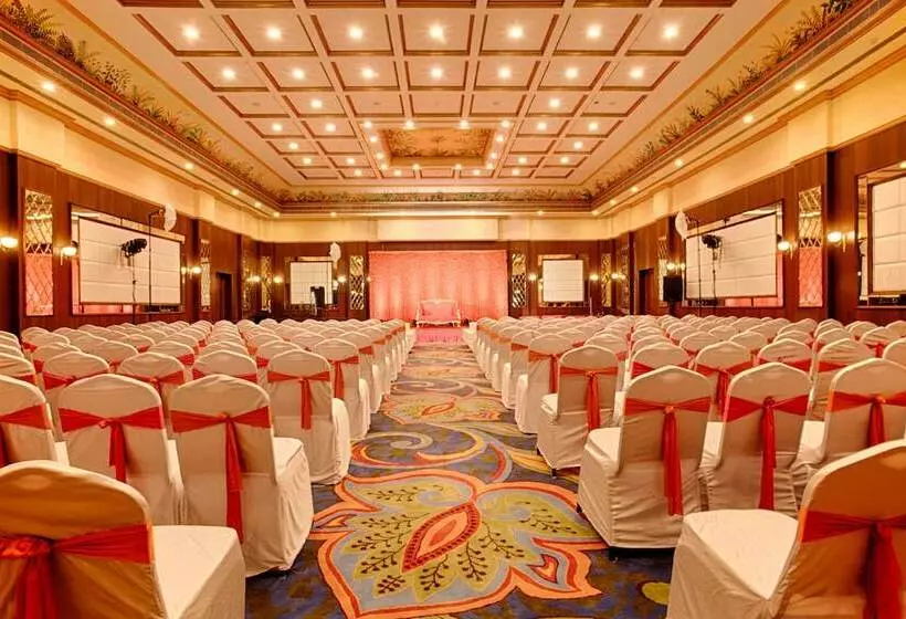 Hotel Regency Lagoon Resort