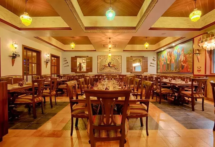 Hotel Regency Lagoon Resort