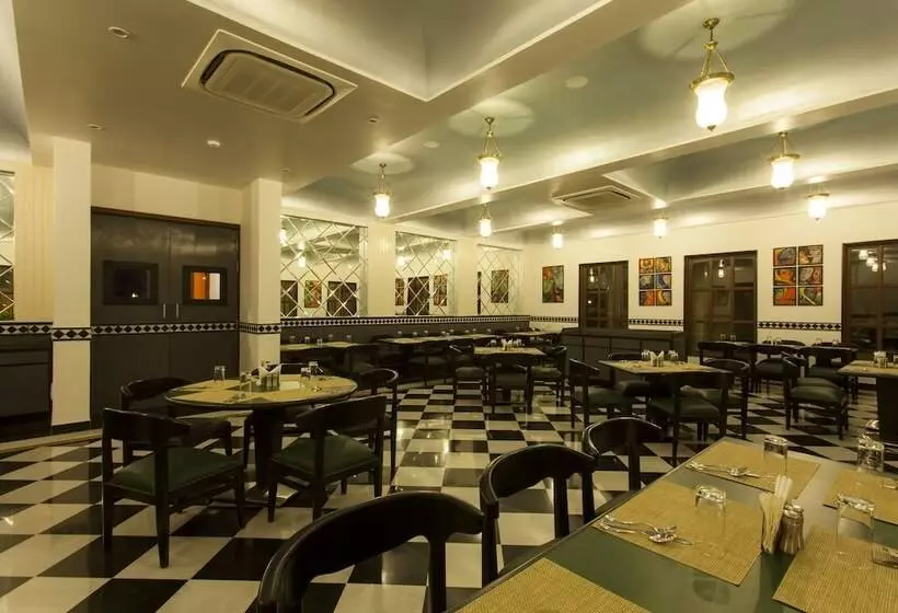 Hotel Regency Lagoon Resort