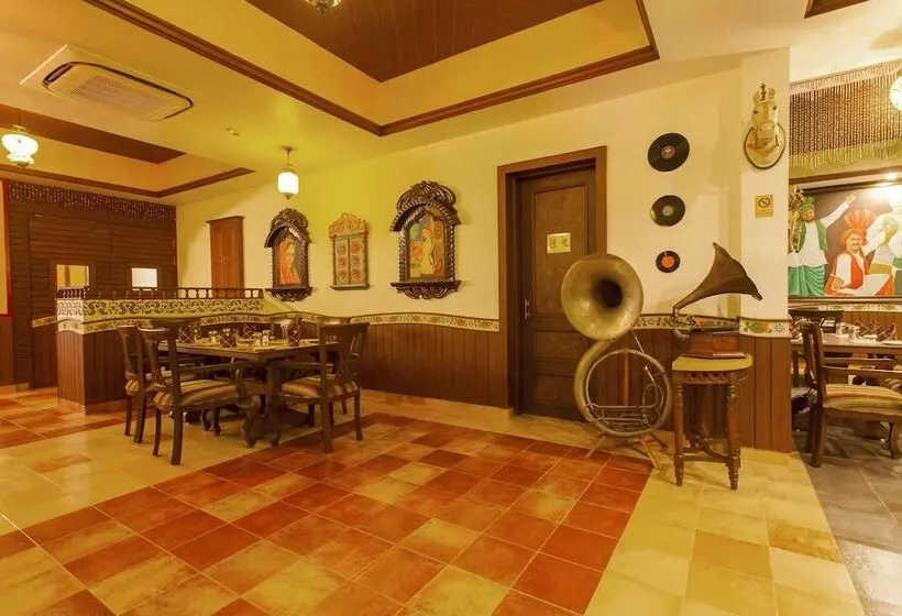 Hotel Regency Lagoon Resort