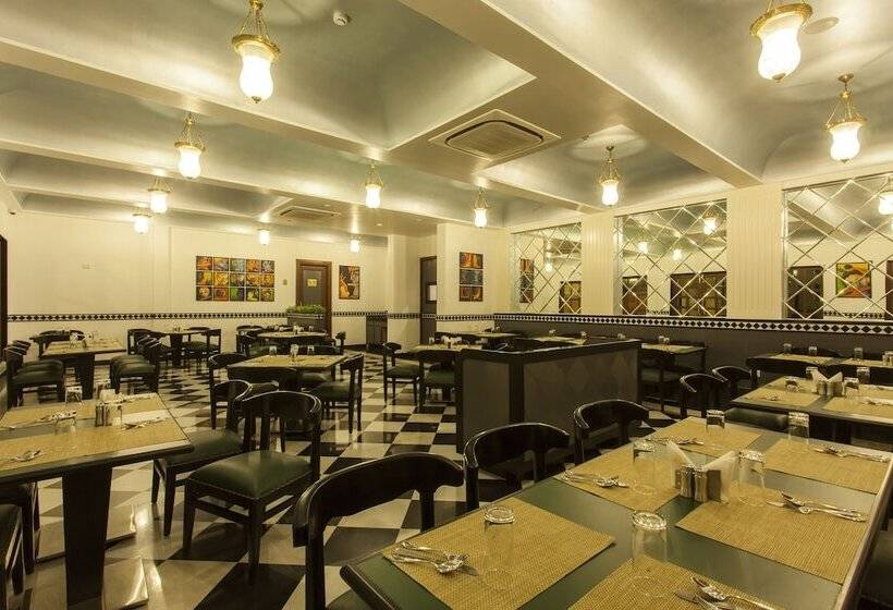 فندق Regency Lagoon Resort