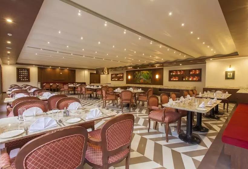 Hotel Regency Lagoon Resort