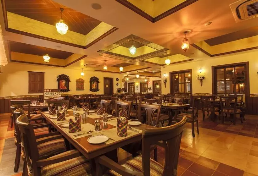 Hotel Regency Lagoon Resort