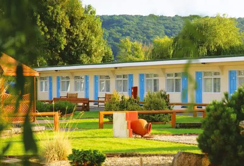 酒店 Sand Bay Holiday Village Adults Only