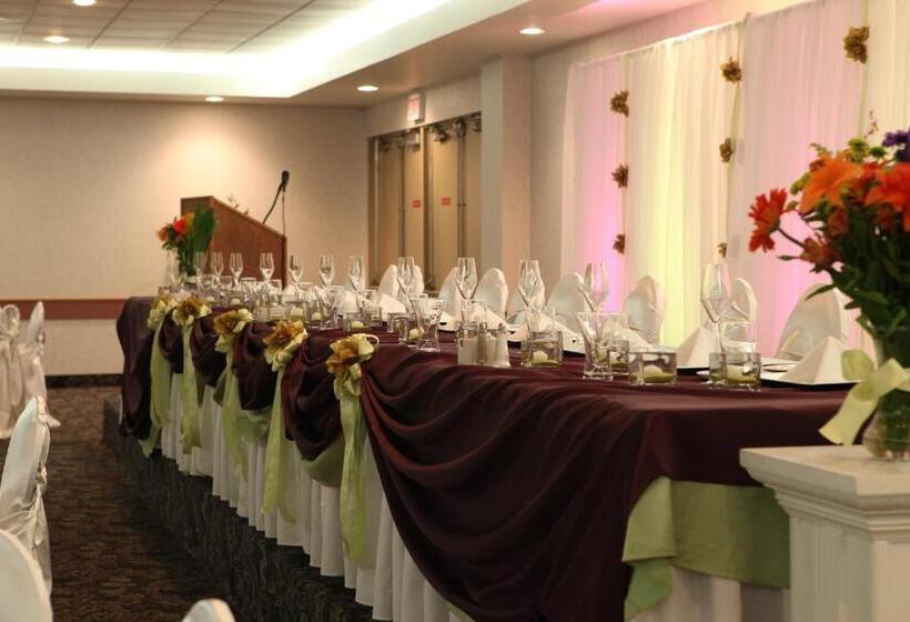 ホテル St. Albert Inn & Suites