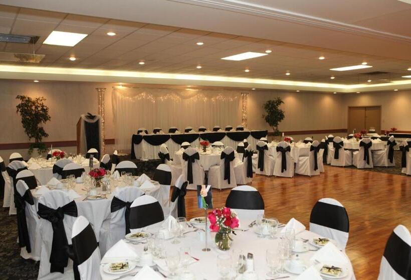 ホテル St. Albert Inn & Suites