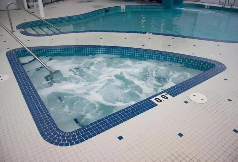 호텔 St. Albert Inn & Suites