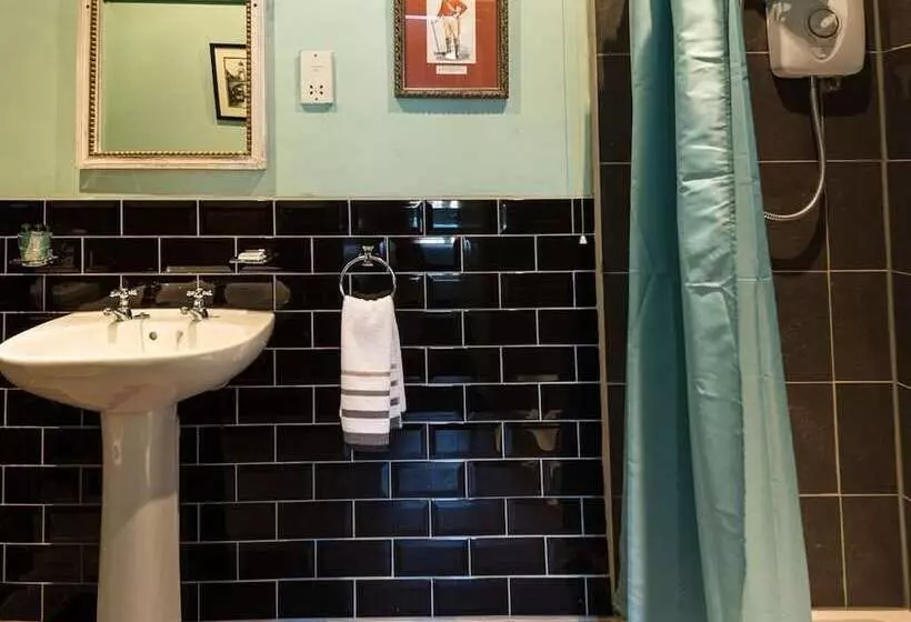 בית מלון כפרי Golden Eagle