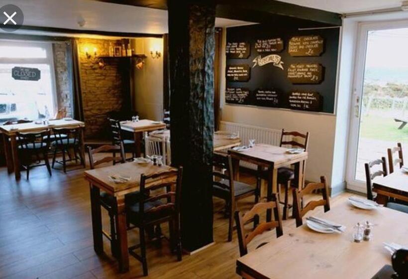 酒店 The Manor House Inn