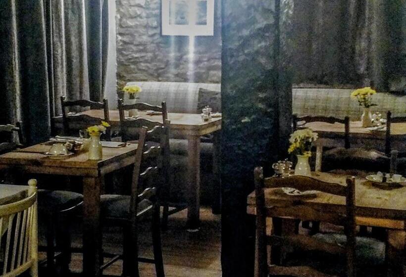 酒店 The Manor House Inn