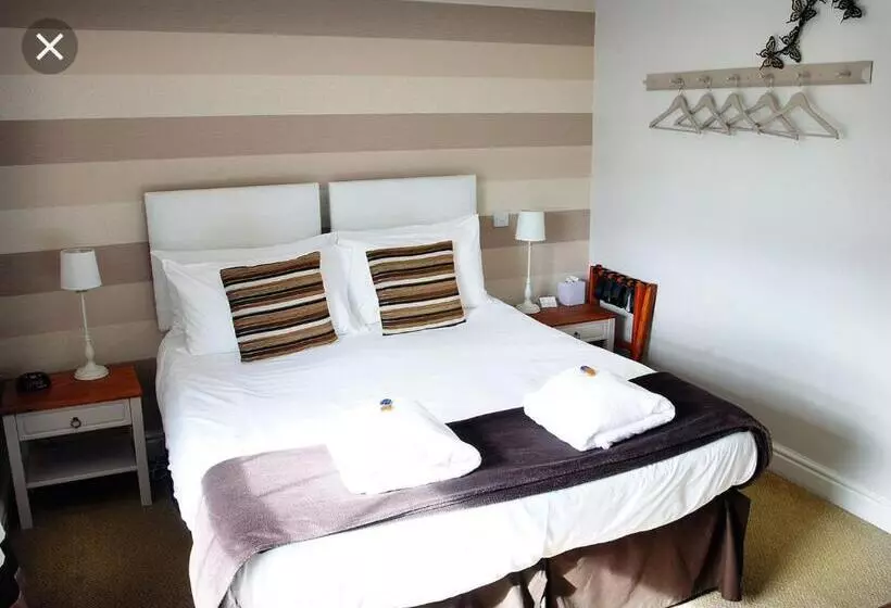 هتل The Manor House Inn