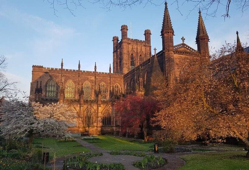 The Royal Oak Hotel And Restaurant