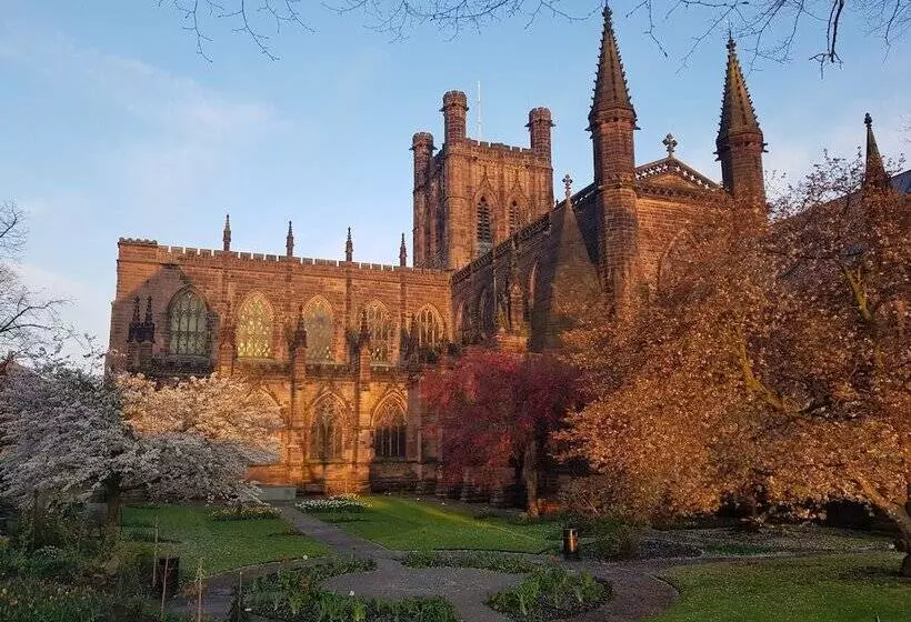 The Royal Oak Hotel And Restaurant