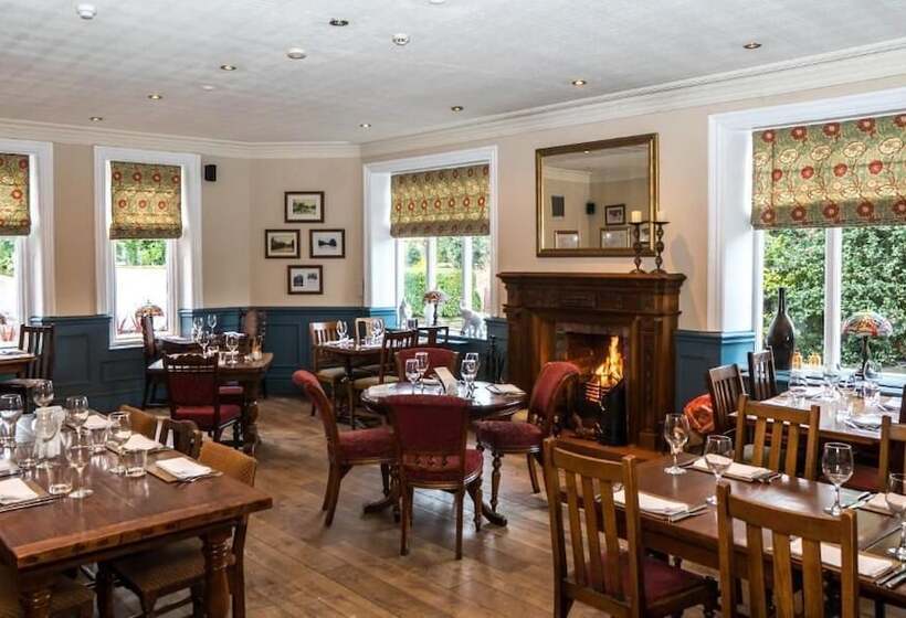 The Royal Oak Hotel And Restaurant