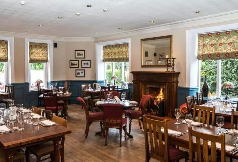 The Royal Oak Hotel And Restaurant