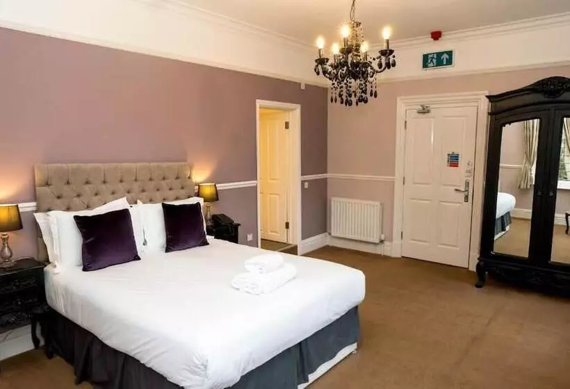 The Royal Oak Hotel And Restaurant