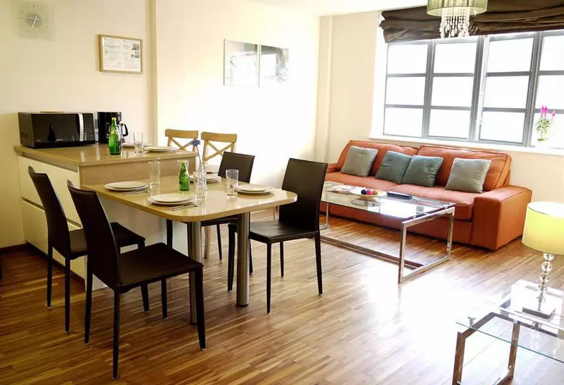 Olive Níké Apartments