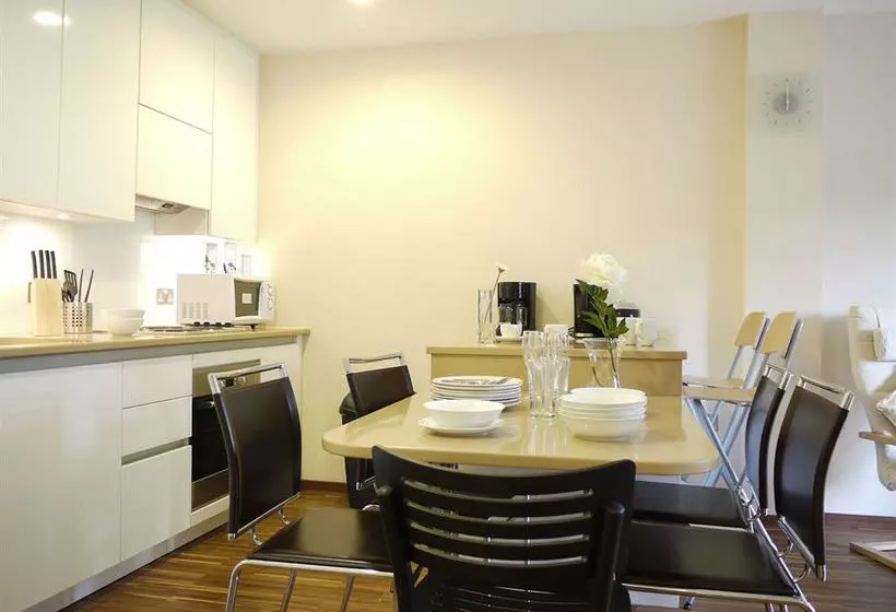 Olive Níké Apartments