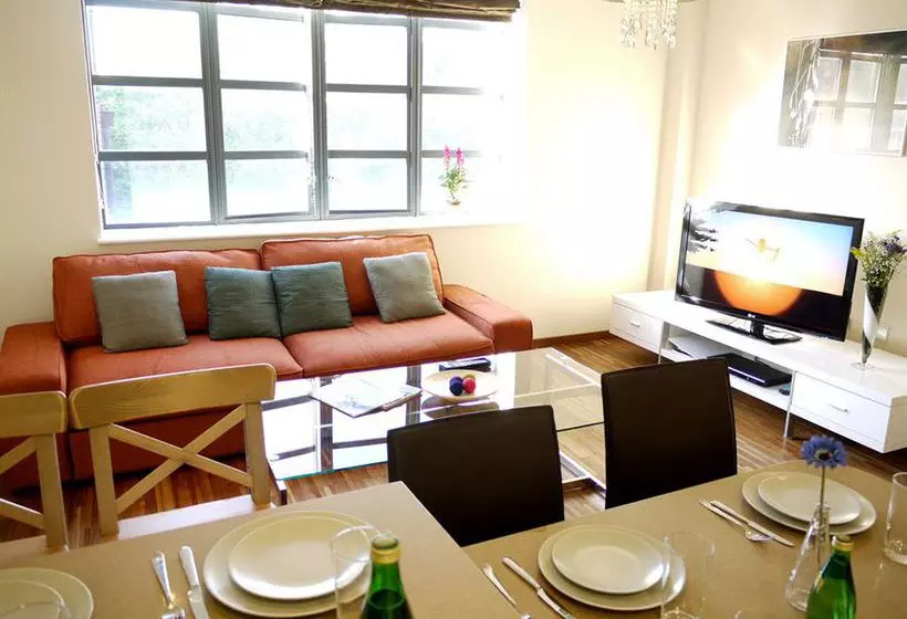 Olive Níké Apartments