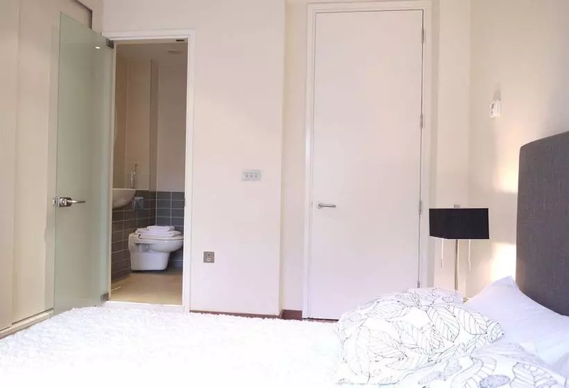 Olive Níké Apartments