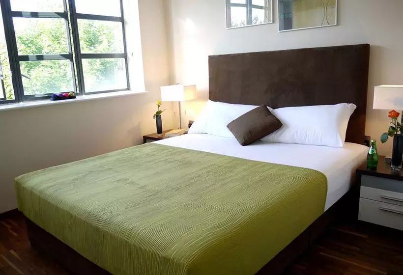 Olive Níké Apartments