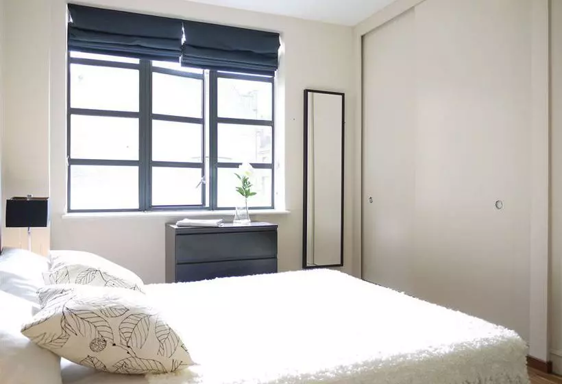 Olive Níké Apartments