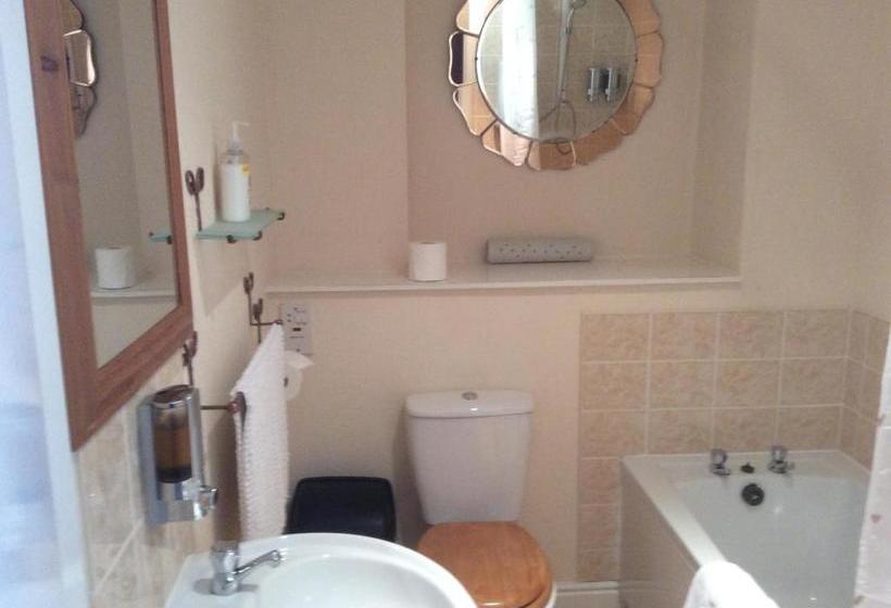 פנסיון Bayhouse