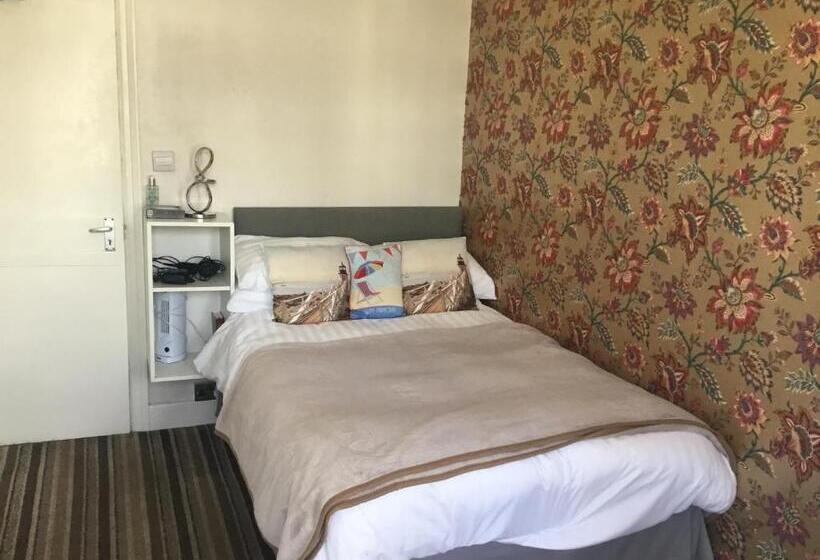 بنسيون Dene House