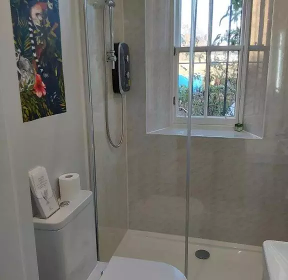 Majatalo East Claremont Guest House