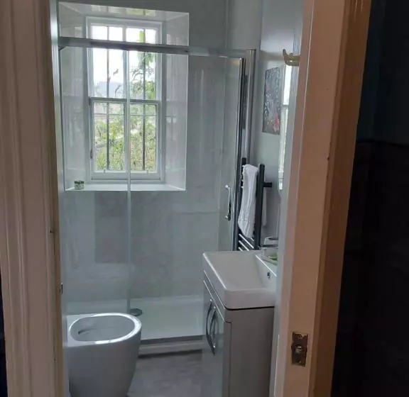 Majatalo East Claremont Guest House