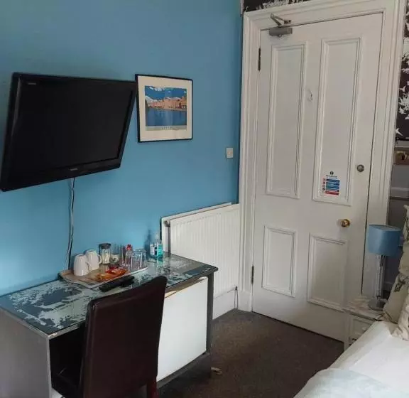 Majatalo East Claremont Guest House