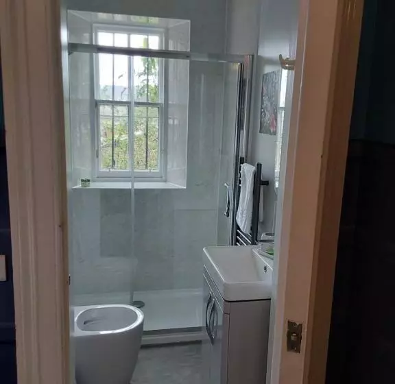 Majatalo East Claremont Guest House