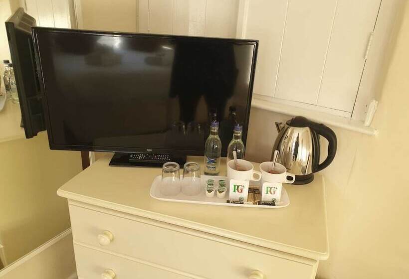 بنسيون The Queens Head