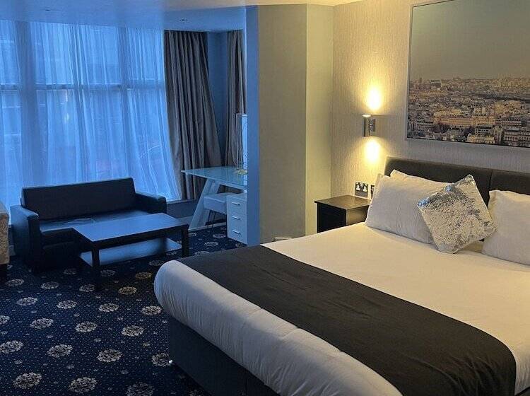 Shores Holiday Apartments