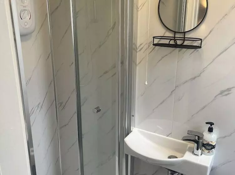 Shores Holiday Apartments