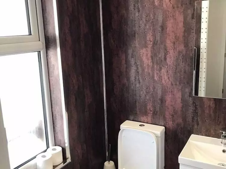 Shores Holiday Apartments