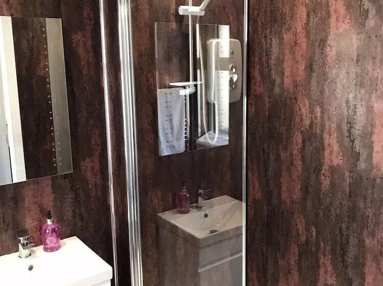 Shores Holiday Apartments