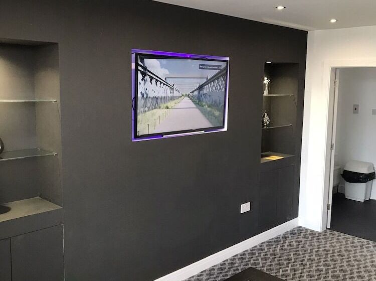 Shores Holiday Apartments