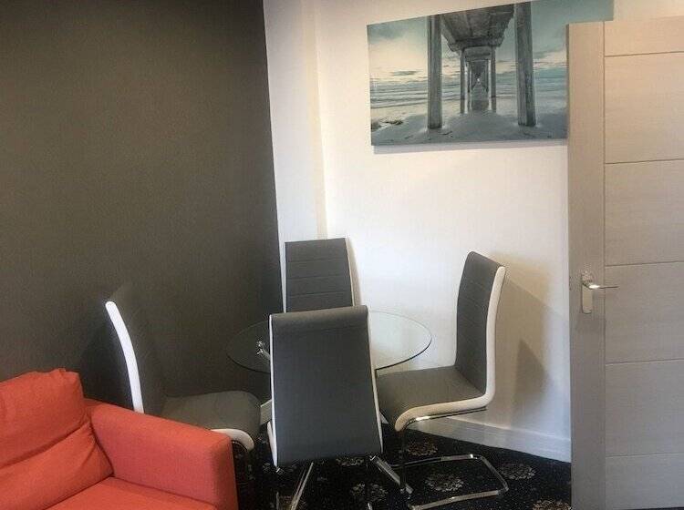 Shores Holiday Apartments