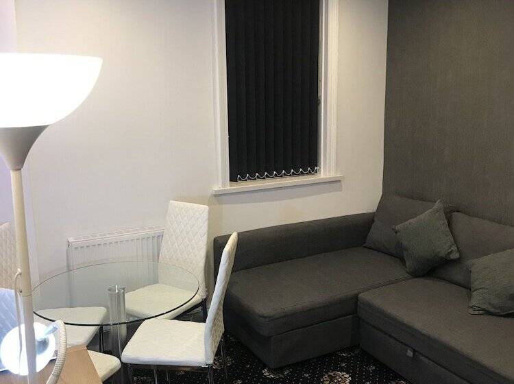 Shores Holiday Apartments